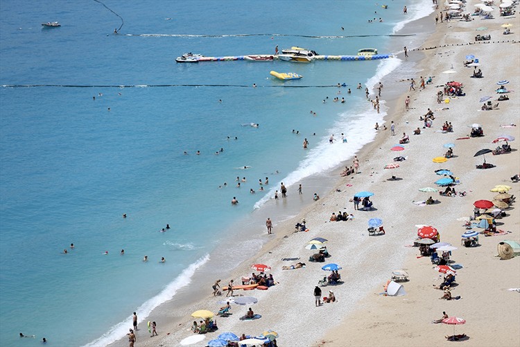 Muğla sahillerinde bayramın ikinci gününde de yoğunluk yaşandı