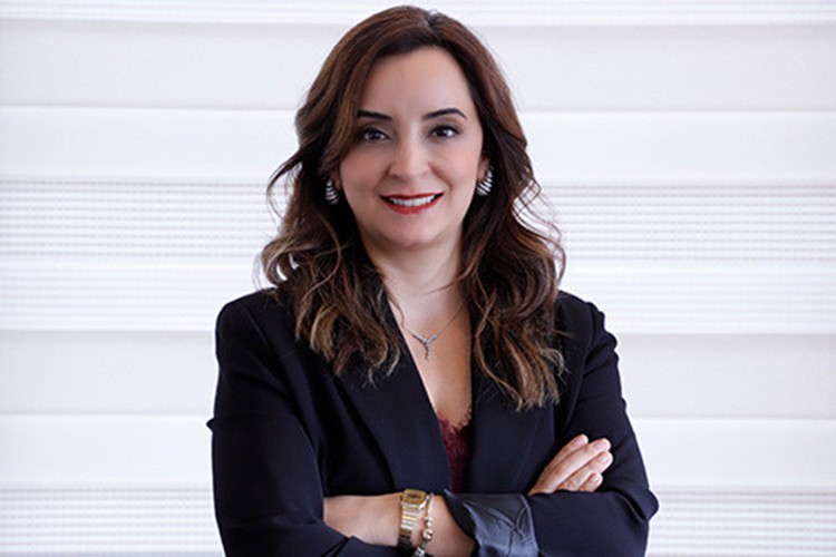 Gülüşlere Doğal Dokunuş: Zirkonyum Kaplama