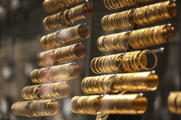 Altının gramı 6 bin 712 liradan işlem görüyor