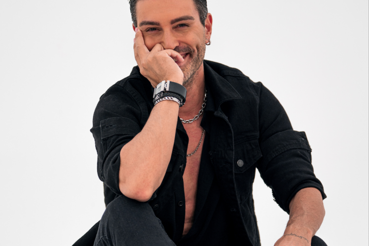 Tarkan'ın Eski Vokalinden Albüm