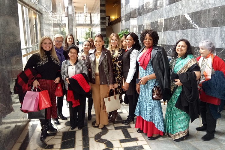 Kadınlar için diplomatik toplantı