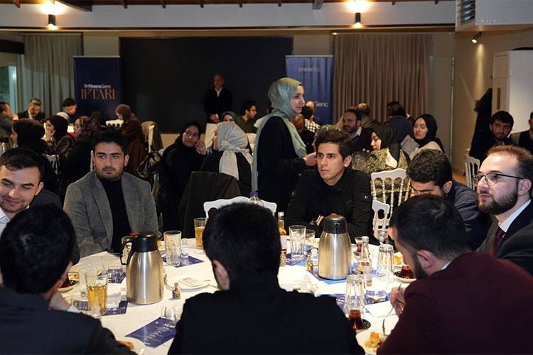Finans dünyası temsilcileri gençlerle iftarda buluştu