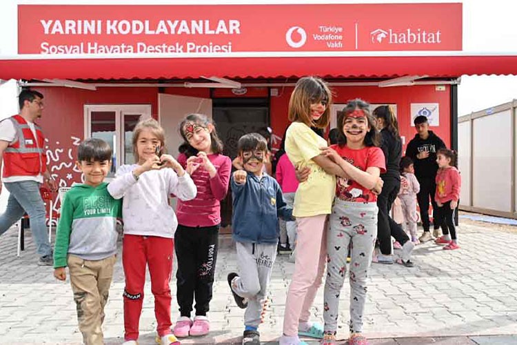 Çocuk ve gençlere yönelik uluslararası hackathon