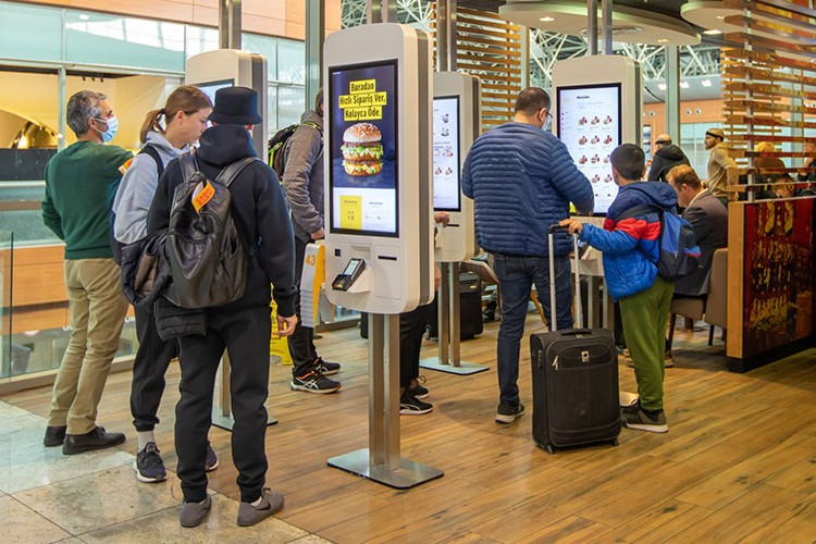 Dijital sipariş ekranları ilk kez Sabiha Gökçen Havalimanı'nda
