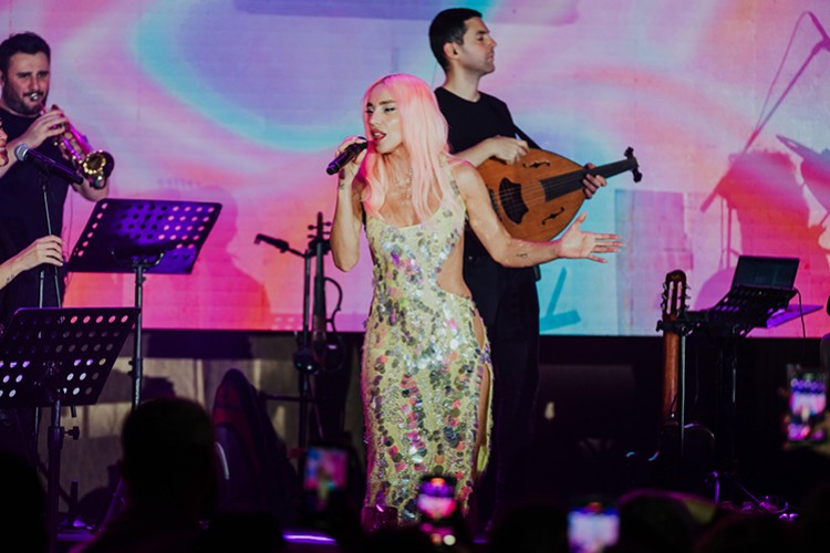 Kıbrıs'ın Barbie'si Gülşen