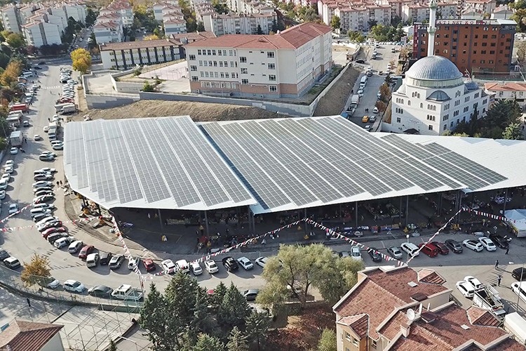 Yenimahalle'de pazar yerleri enerji üretiyor