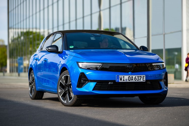 Opel Astra Elektrik'e Ecotest'ten 5 Yıldız