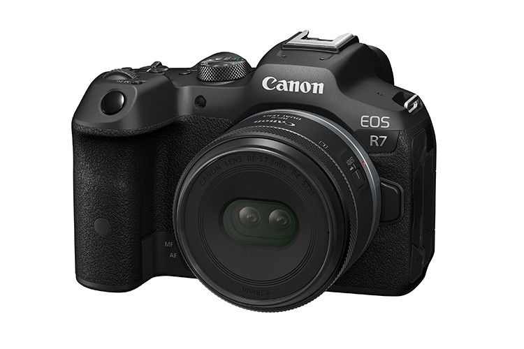 Canon, Apple Vision Pro uyumlu yeni RF-S 7.8mm F4 STM DUAL lensini EOS R7'ye özel olarak geliştiriyor