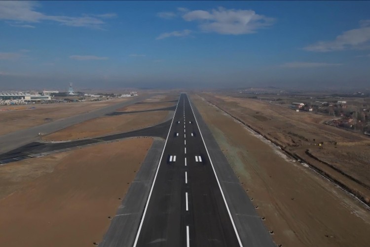 Esenboğa Havalimanı'nın 3'üncü pisti yarın hizmete açılacak