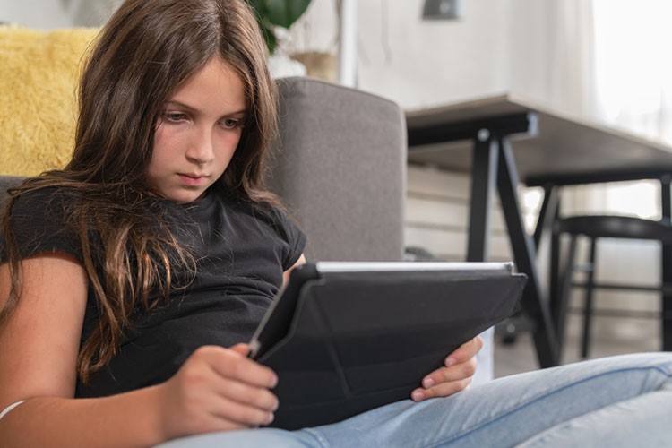 Ailelerin endişesi siber zorbalık