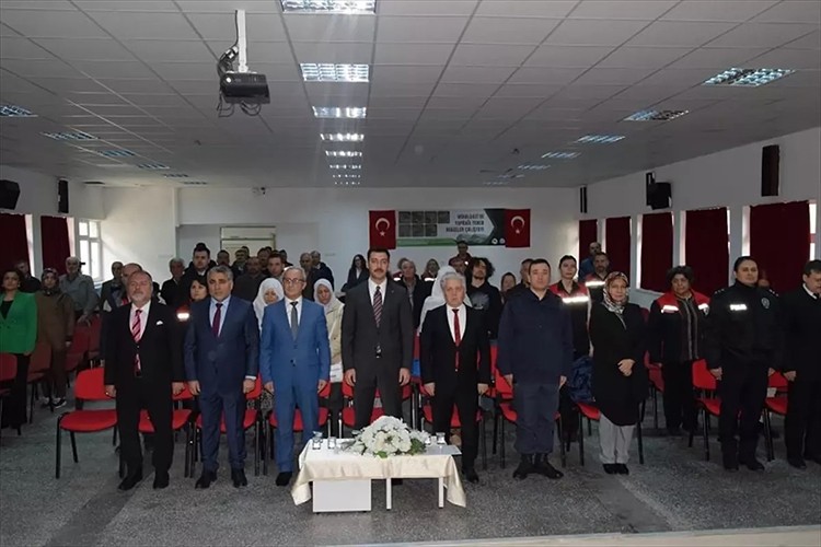 Mihalgazi'de yapraklı sebze üretimi ele alındı