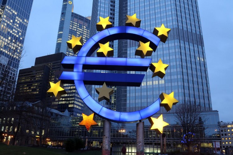 ECB faizleri sabit tuttu indirime daha zaman var dedi