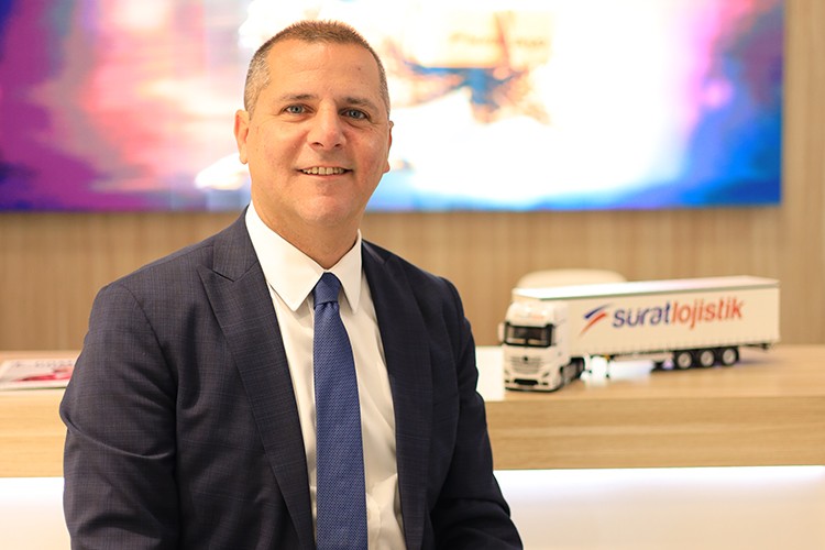 24 bin ton yükü 19 saatte indirerek performans rekoru kırdı