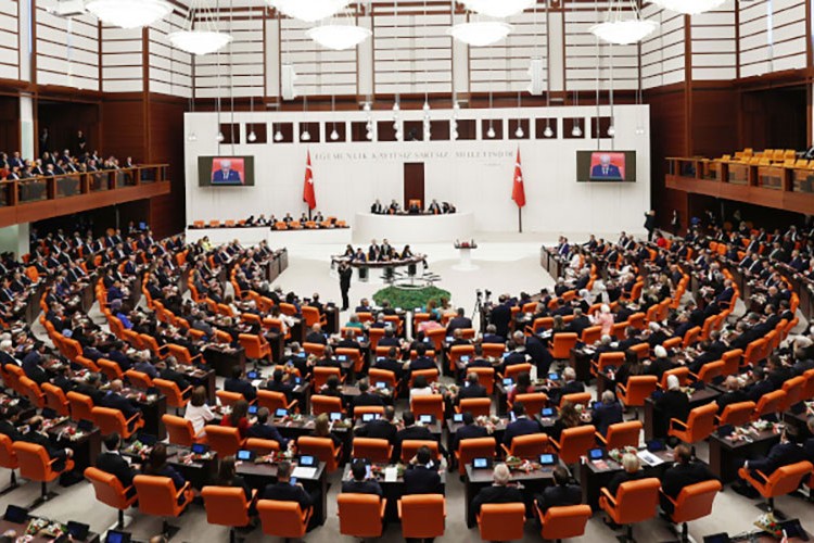 En düşük memur maaşı 22 bin lira oluyor