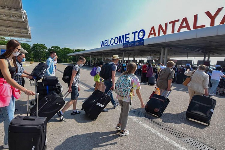 Antalya günlük girişte tüm zamanların rekorunu kırdı