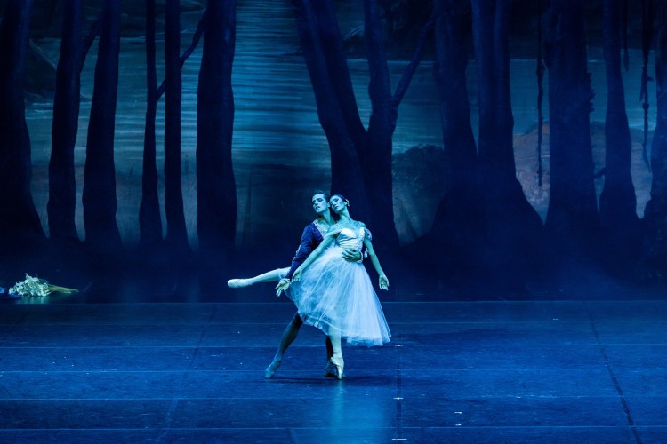 ROMANTİK BALENİN BAŞ YAPITLARINDAN GISELLE YENİDEN AKM'DE