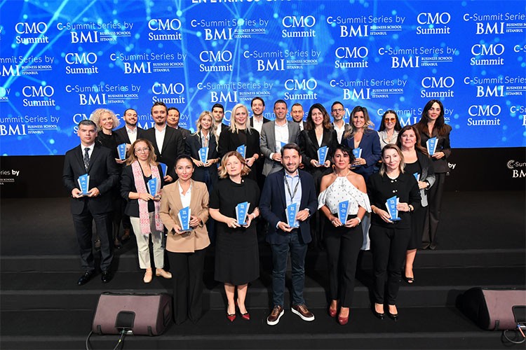 Türkiye'nin 'En Etkin 50 Pazarlama Yöneticisi' ödüllerini aldı