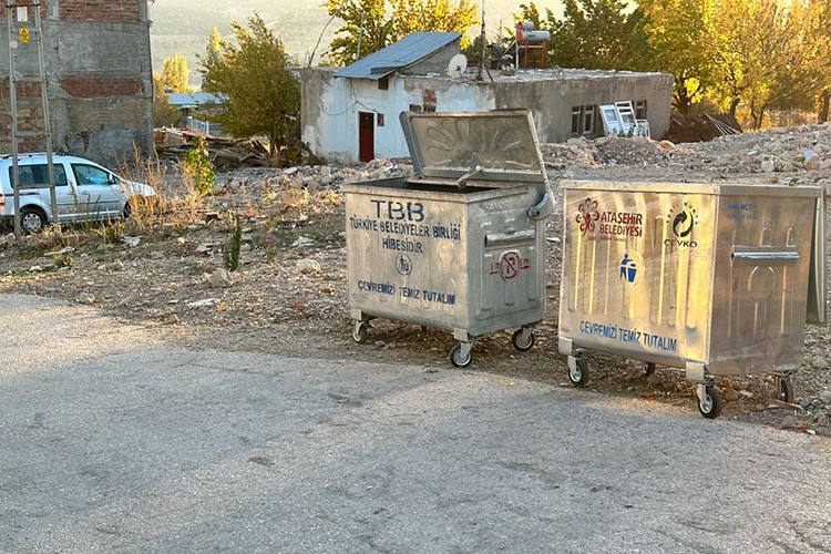 ÇEVKO'dan deprem bölgesine atık konteyneri desteği