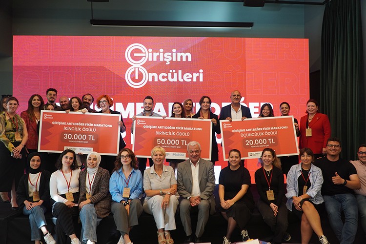 Girişim Öncüleri Projesi'nde Kazanan Girişimciler Ödüllerini Aldı