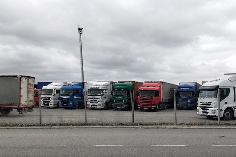 Türk tır şoförleri Avrupa'daki ihtiyaca talip oldu