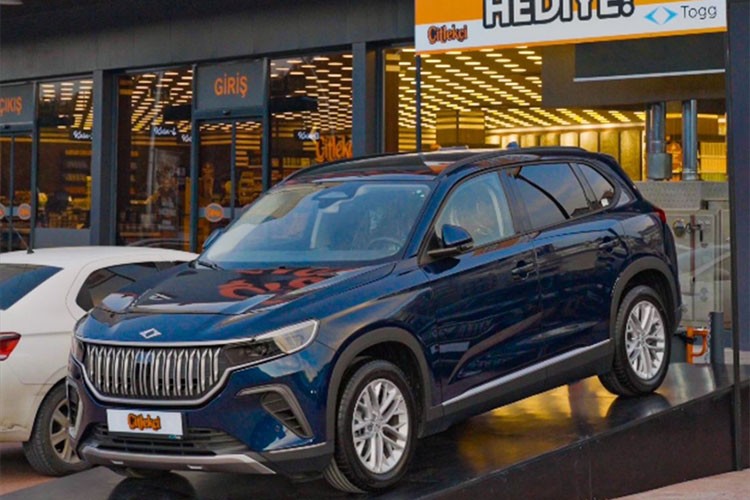 30. kuruluş yılında 30 müşterisine "Togg" hediye edecek