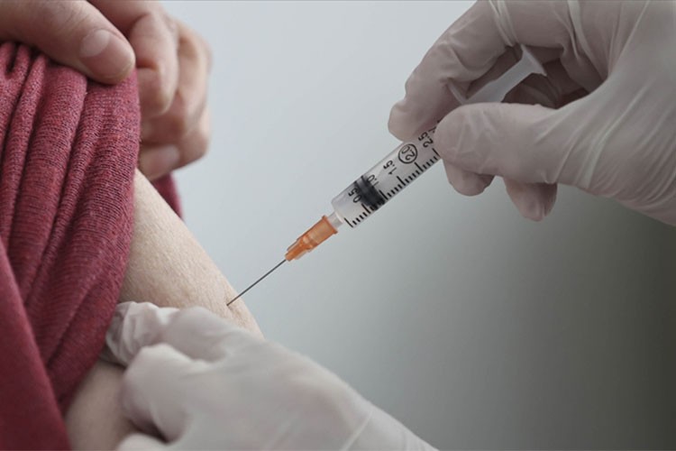 "Bulaşıcı hastalıklara karşı aşı iyi bir korunma yöntemidir"