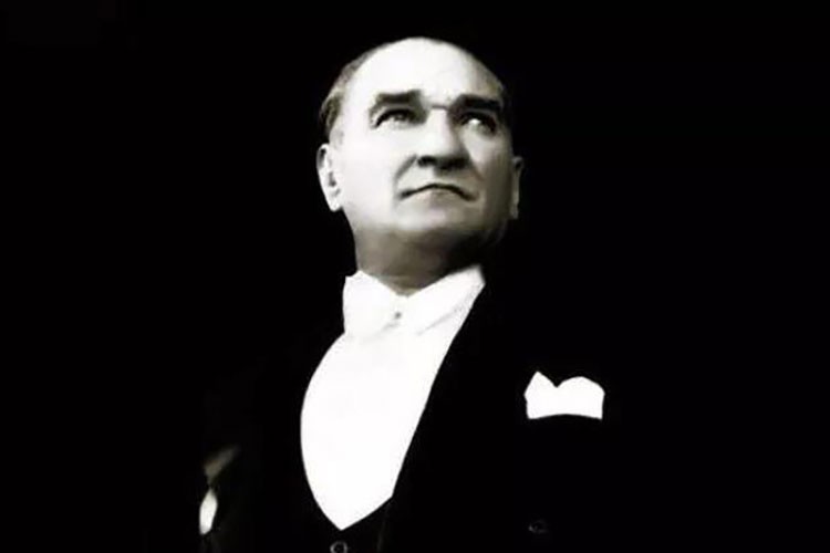 Atatürk'ü ölümünün 84. yılında saygıyla anıyoruz