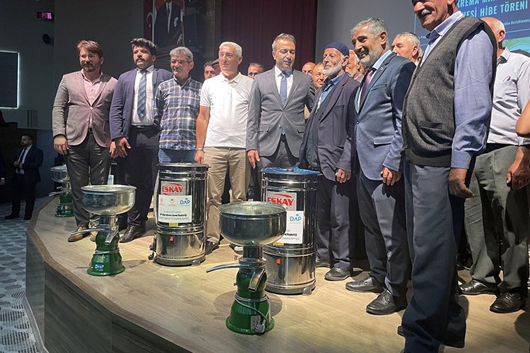 Üreticilere yayık ve otomatik krema makinesi dağıtıldı