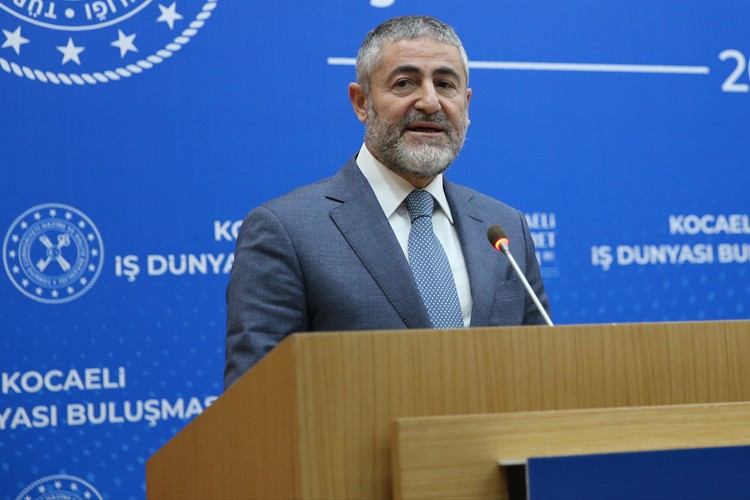 "G-20 arasında en hızlı büyüyen ülke Türkiye'dir"