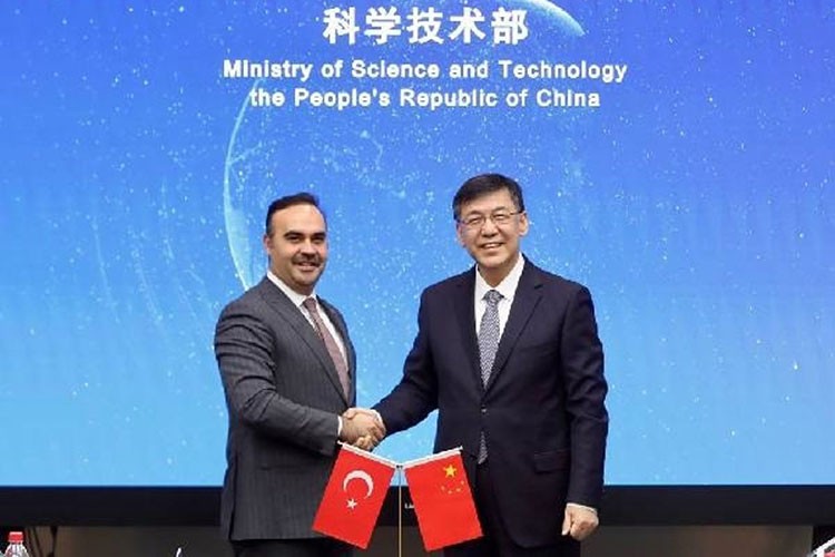 Sanayi ve Teknoloji Bakanı Kacır, Çin'de temaslarda bulunuyor