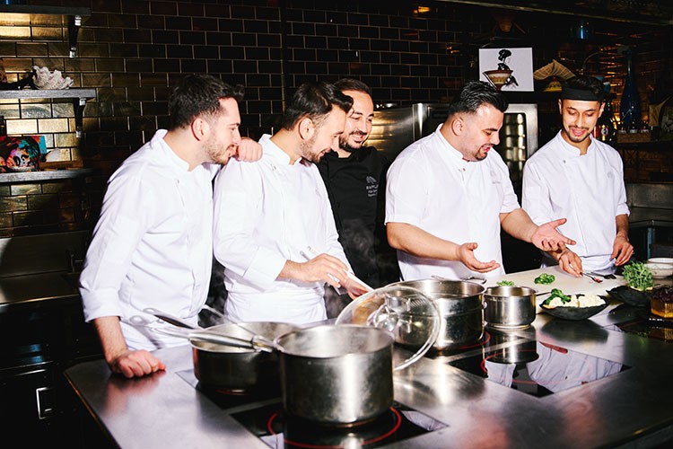 İsokyo, "Zensational" İle Yazın Ritmini Yükseltiyor