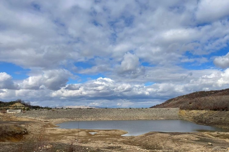 Afyonkarahisar'daki sulama göletlerinin seviyesini yükseldi
