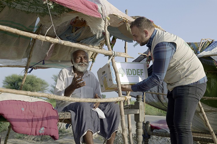İDDEF, Pakistan'daki Mağdur Kimseleri Yalnız Bırakmıyor