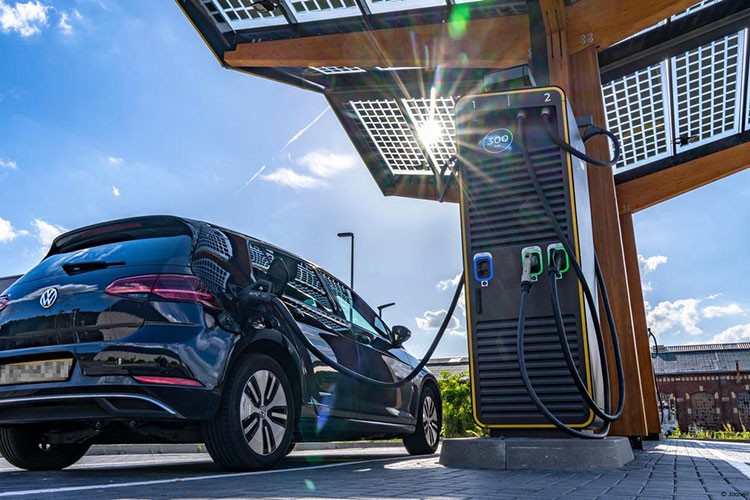 Avrupa'da elektrikli otomobil satışları 1 milyonu aştı