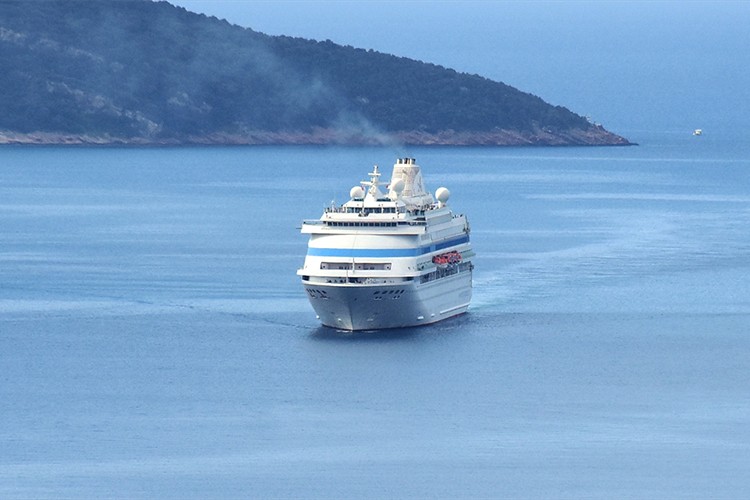 Bodrum'a sezonun ilk kruvaziyeri geldi
