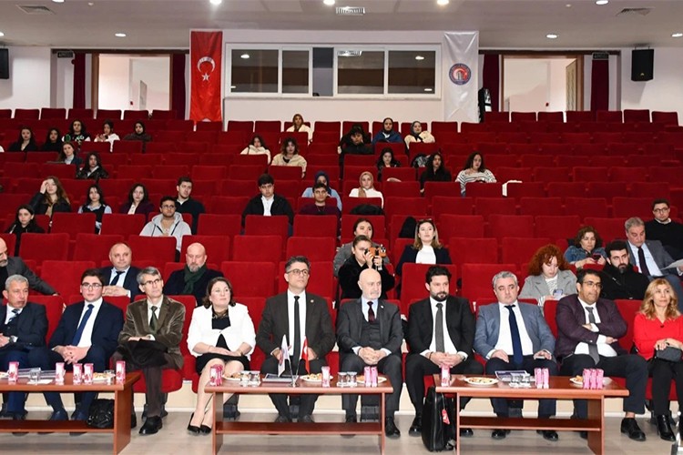 Çanakkale'de lojistik zirvesi düzenlendi