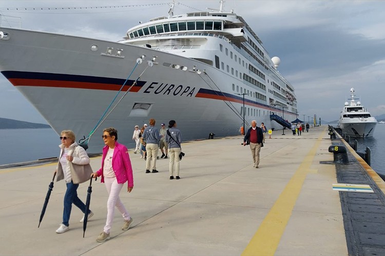 Bodrum'a "Europa" kruvaziyeriyle 357 turist geldi