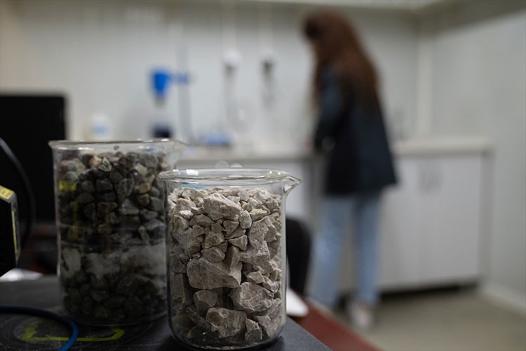 Betonu, taşı teknolojiyle buluşturdu