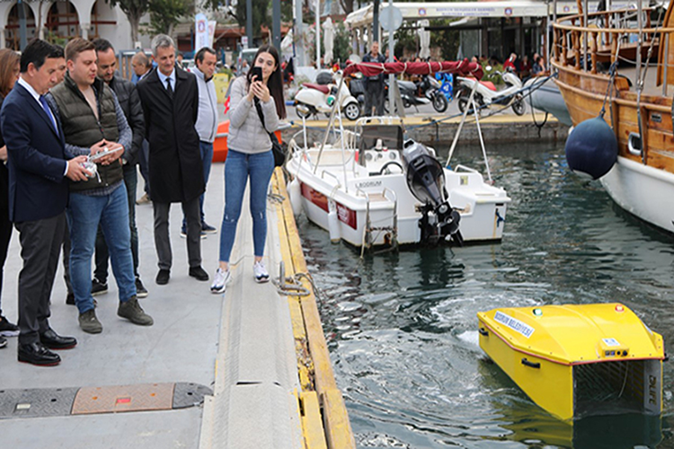 Bodrum'a insansız deniz yüzeyi temizleme aracı