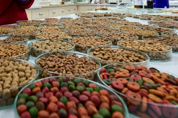 Yemek artıklarının yerini ticari hayvan mamaları aldı