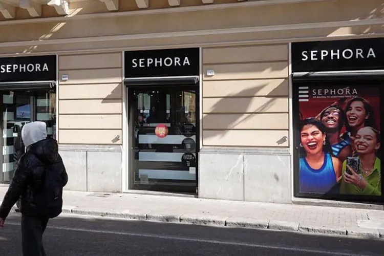 Sephora'ya 'çocukları hedefleyen sinsi pazarlama' soruşturması