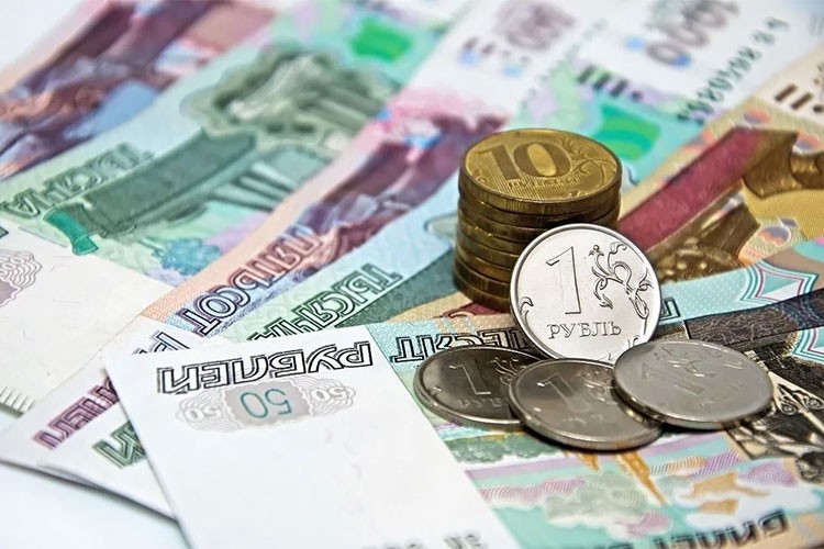 Rus rublesi Trump'ın göreve başlamasının ardından değer kazanıyor