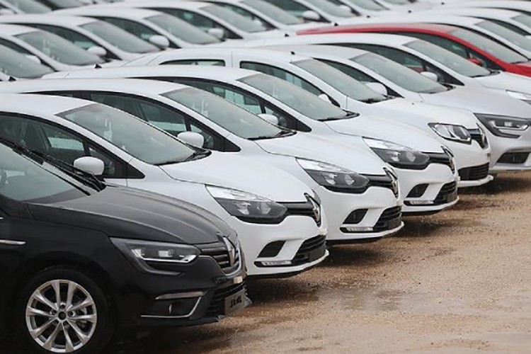 Avrupalı ucuz otomobil furyası