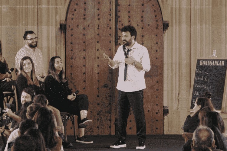 Hasan Can Kaya Oxford'u salladı