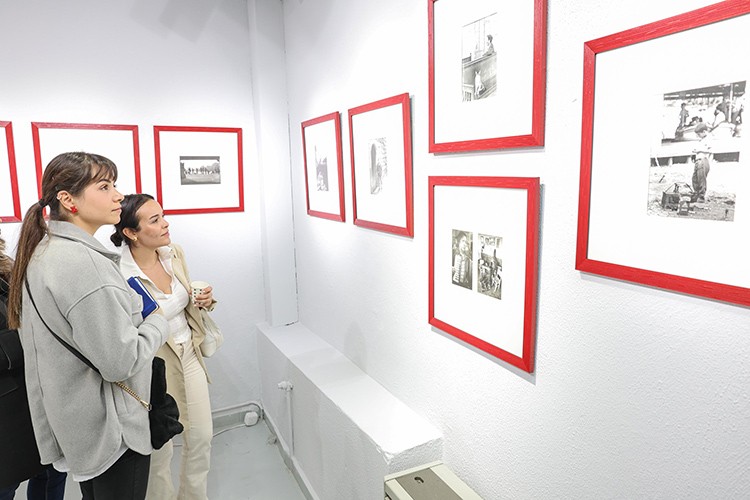 İki farklı kuşağın fotoğrafları aynı sergide buluştu