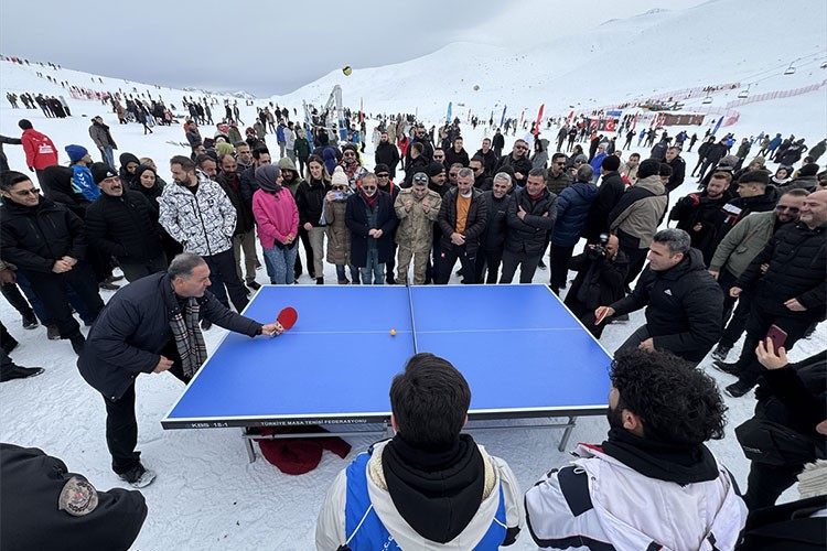Bingöl'de kayak sezonu açılışı coşkuyla gerçekleşti
