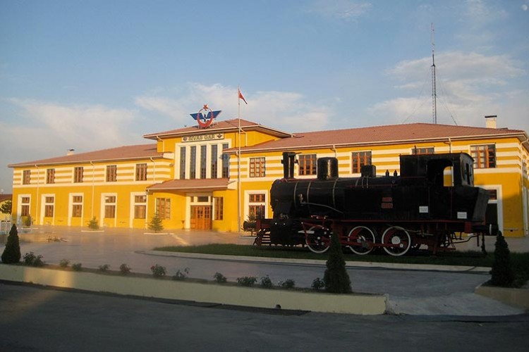 İstinat duvarı yaptırılacak