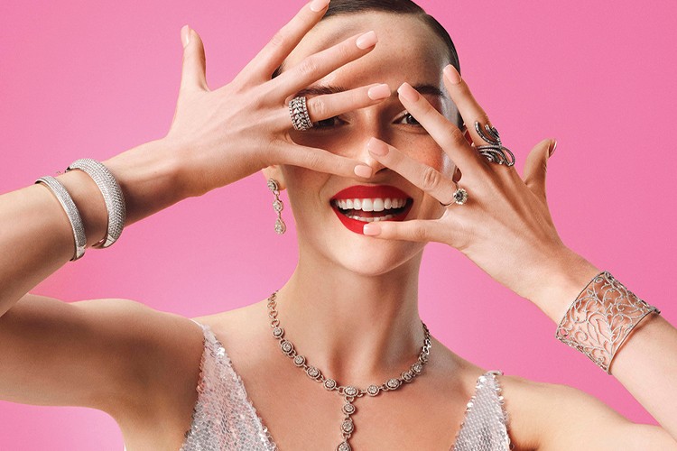 Ariş Pırlanta'dan kelepçe bileklikler