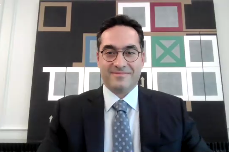 "Şirketlerimizi kurumsal yönetmeliyiz"