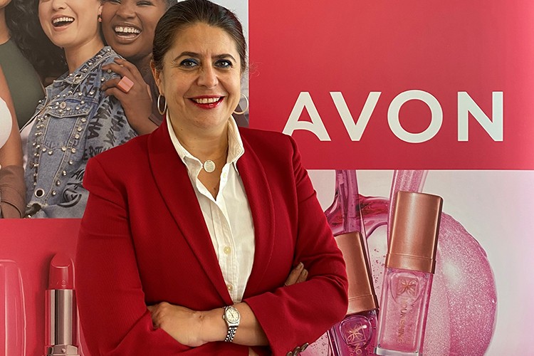 Avon Distribütör Pazarlar Genel Müdürü Pınar Kaçar oldu